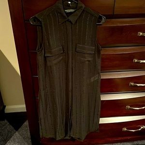 Sleeveless black tunic blouse